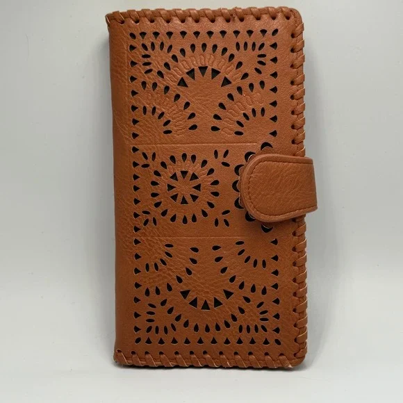 Madison West Brown Faux Leather Laser Cut Bifold Wallet Clutch Snap Closure - Picture 2 of 8